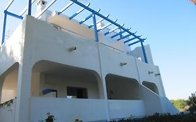 Villa Flora Studios & Apartments